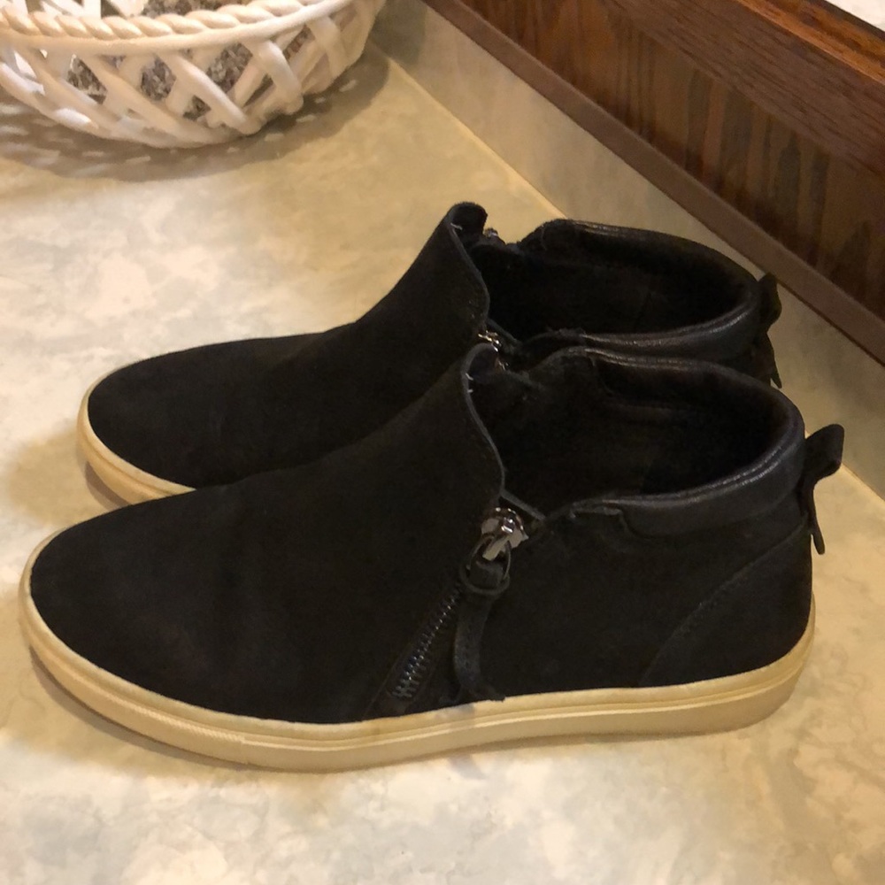 Gianni Bini Leather Shoes - Picture 3 of 10